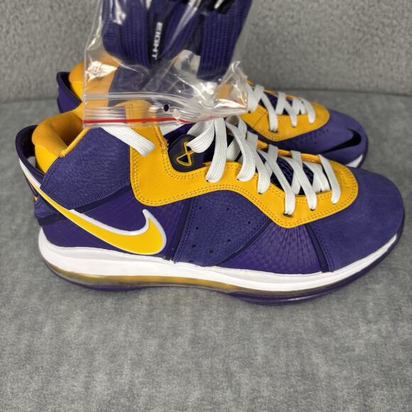 Nike Lebron VIII 8 QS Laker's Court Purple Gold DC8380-500 Men's Size 8.5 - Picture 2 of 16